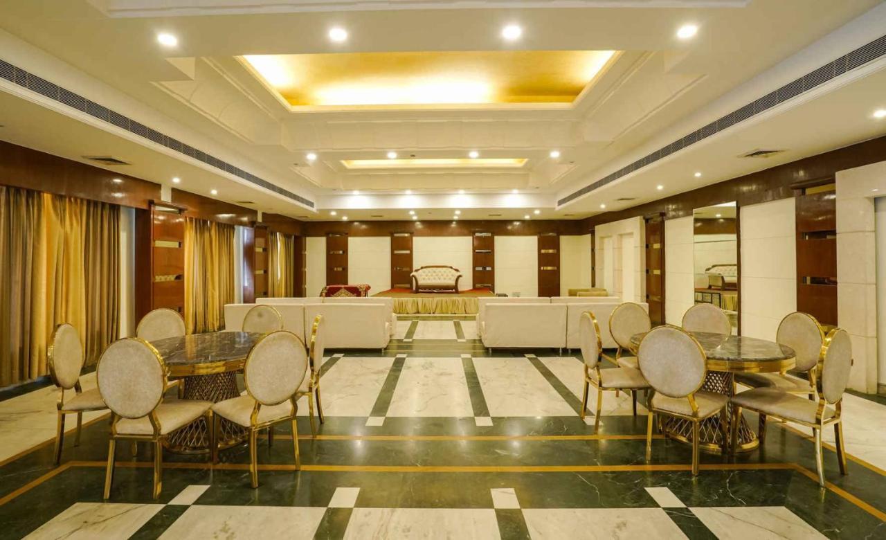 Sobti Continental Hotel Rudrapur Exterior foto